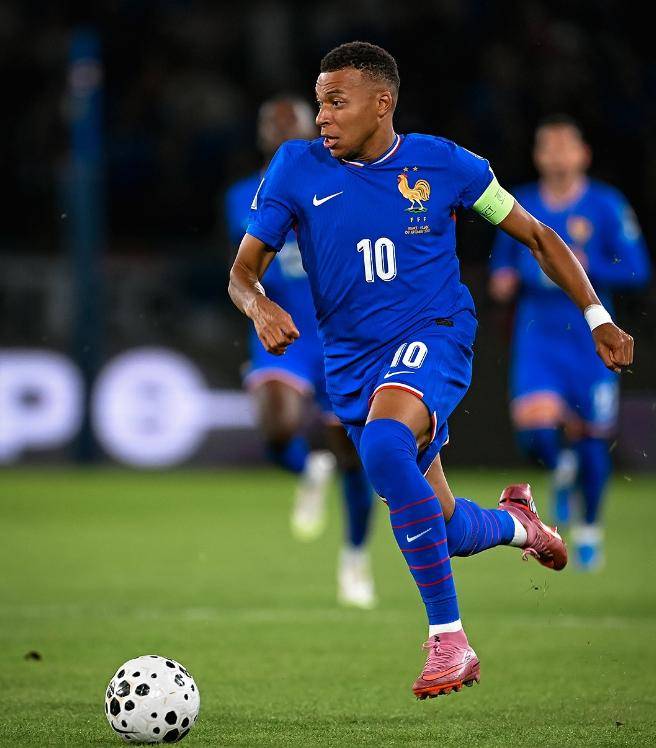 法国完胜塞维利亚，姆巴佩带队取胜