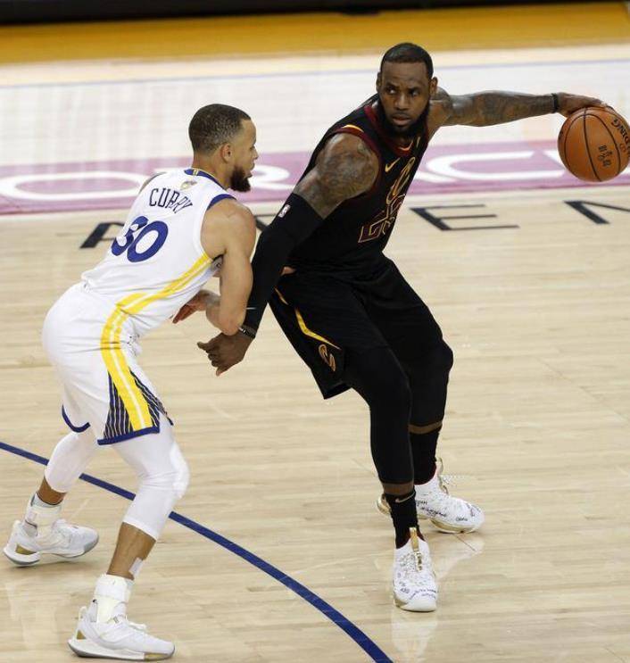 深圳队碾压北京队，库里惊艳四座