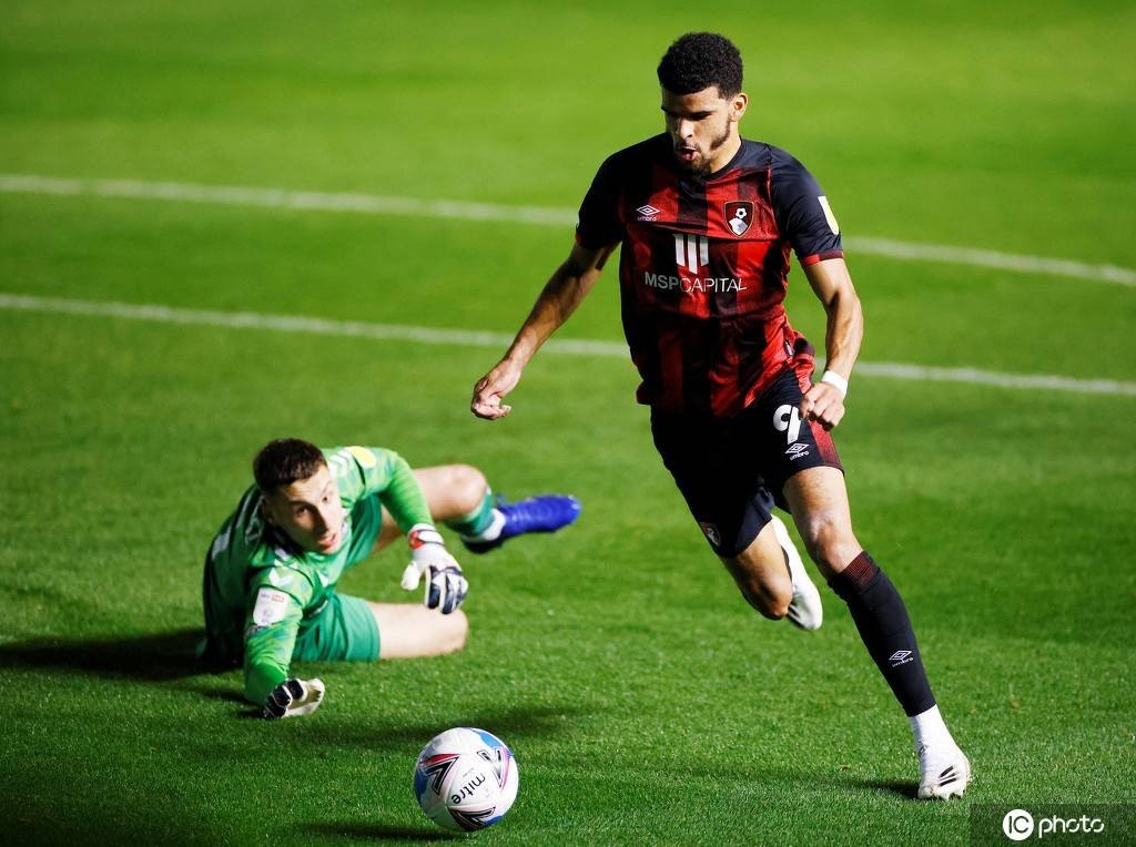 法国队完胜日本队，奥恰洛夫状态火热