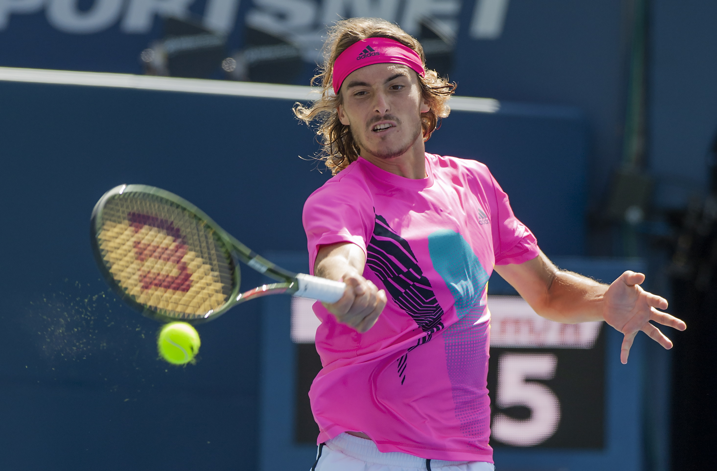 世界网球队横扫日本网球队，西西帕斯完成帽子戏法