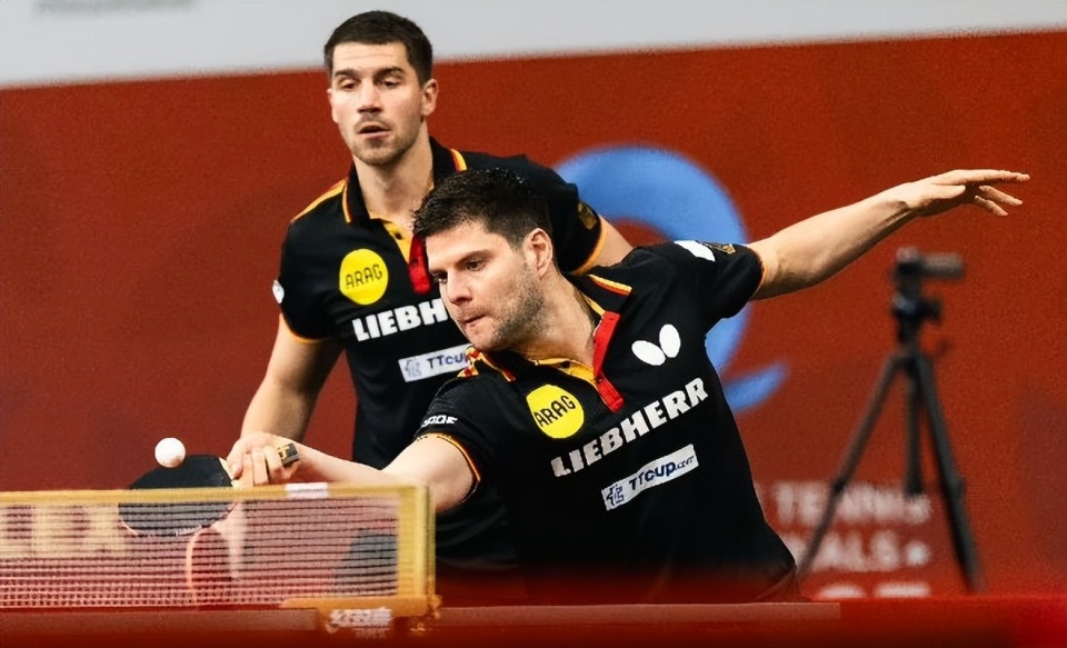 法国乒乓球队力克奥地利乒乓球队，奥恰洛夫爆发神勇