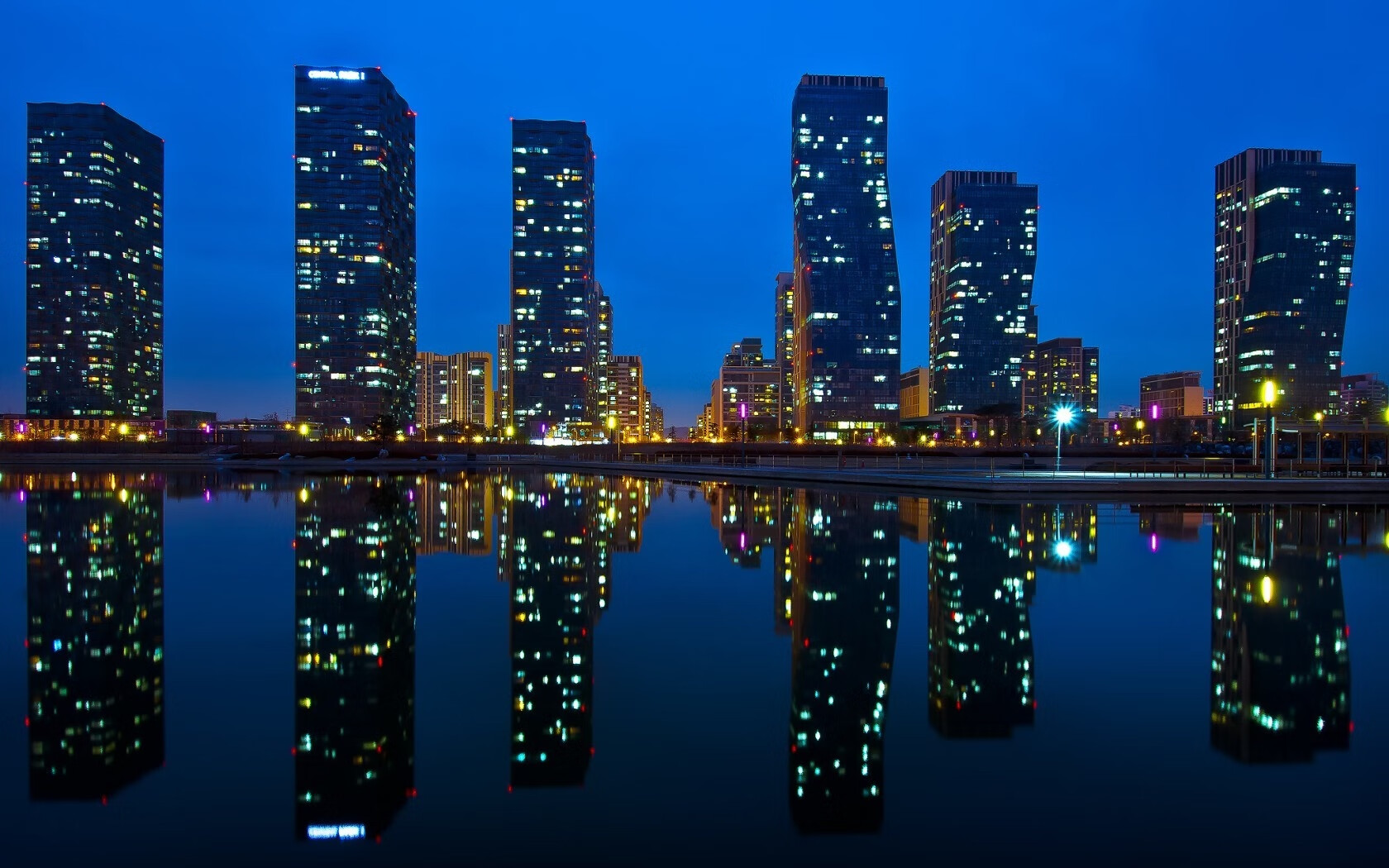 阿拉巴状态火热,巴拉巴拉圭巅峰对决,胜出皇马新篇章