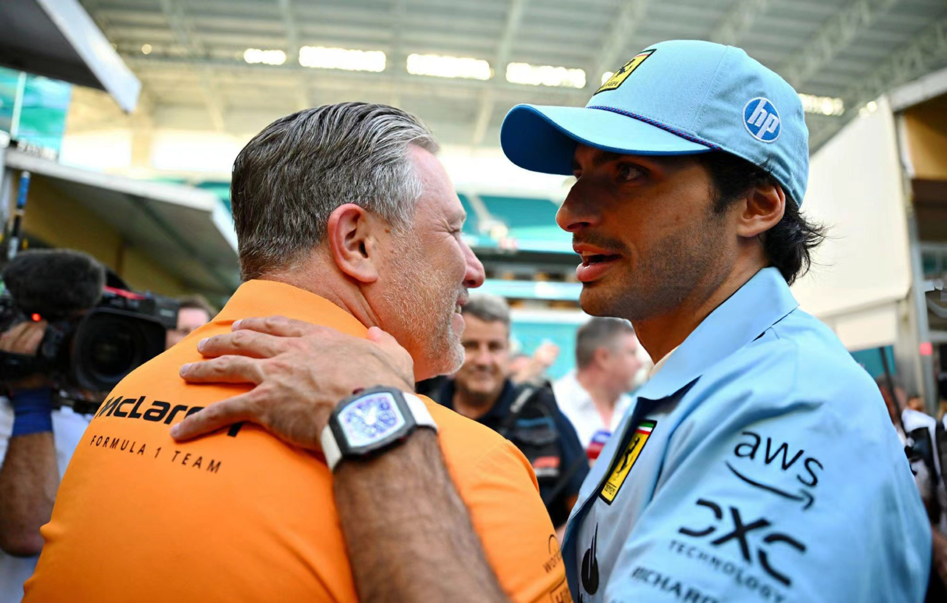 威廉姆斯碾压哈斯车队，诺里斯统治全场